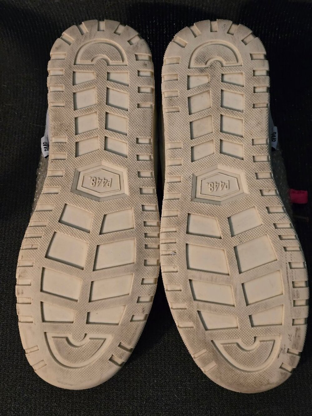 P448 Women's Mason Sneakers White Chess & Bubble Wrap Style Size 10 - Picture 6 of 10